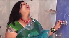 HOTTEST BATHING BY HOT AUNTY