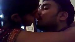 beautifull indian girl can t control on lip kiss - long kiss