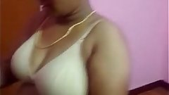 Chennai Desi Bhabhi aunty removing her bra and dress